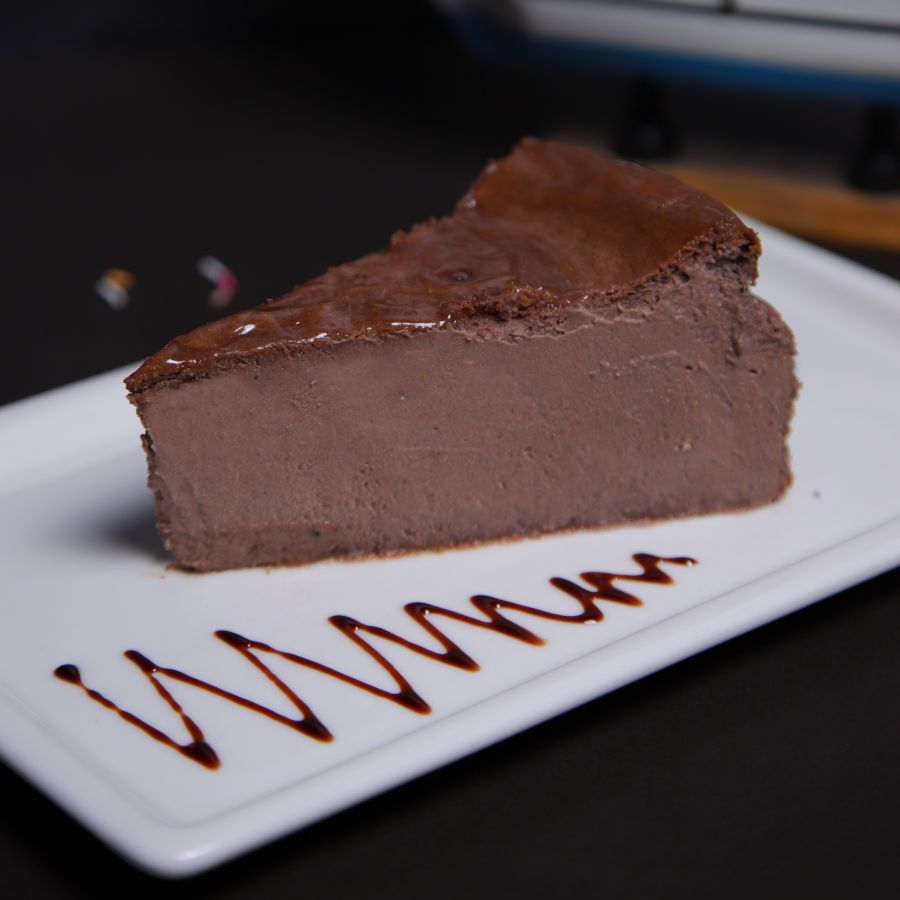Cheesecake san sebastian with chocolate